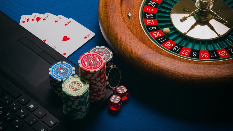 Geld nebenbei verdienen im Online-Casino – ist das möglich?